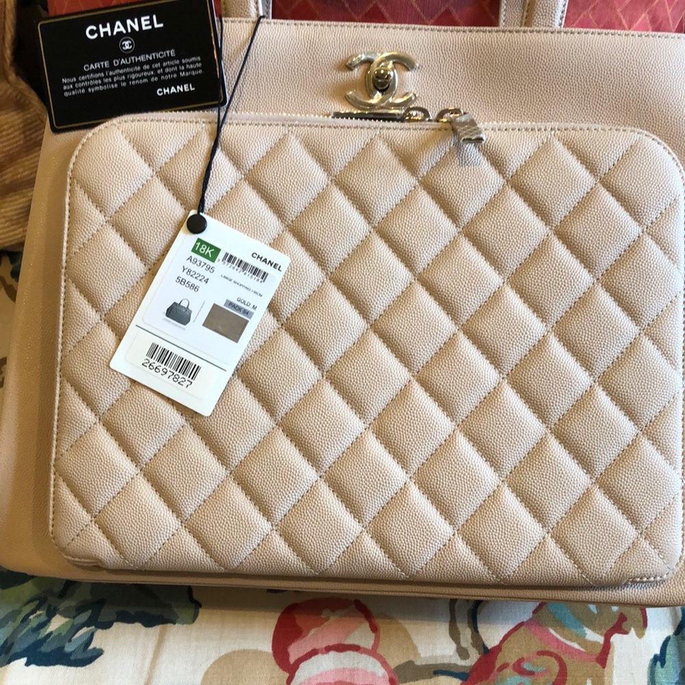 Chanel Shopper in Beige